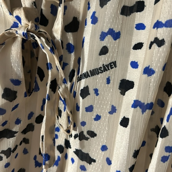 Sabina MUSAYEV - Picture 4 of 11